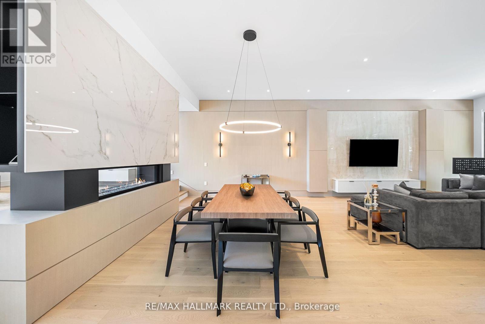 22 Divadale Drive, Toronto, Ontario  M4G 2N9 - Photo 10 - C12513372