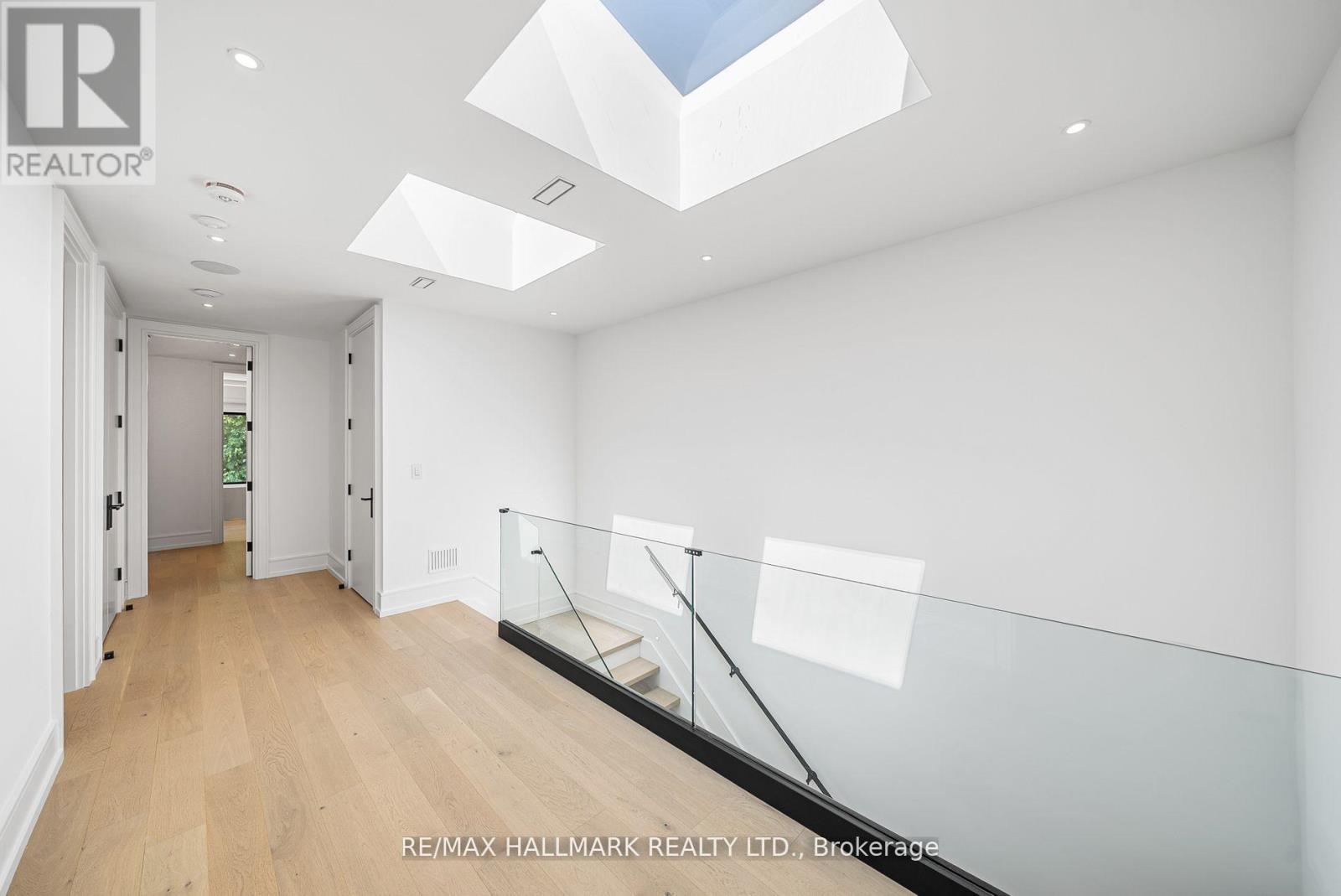 22 Divadale Drive, Toronto, Ontario  M4G 2N9 - Photo 21 - C12513372