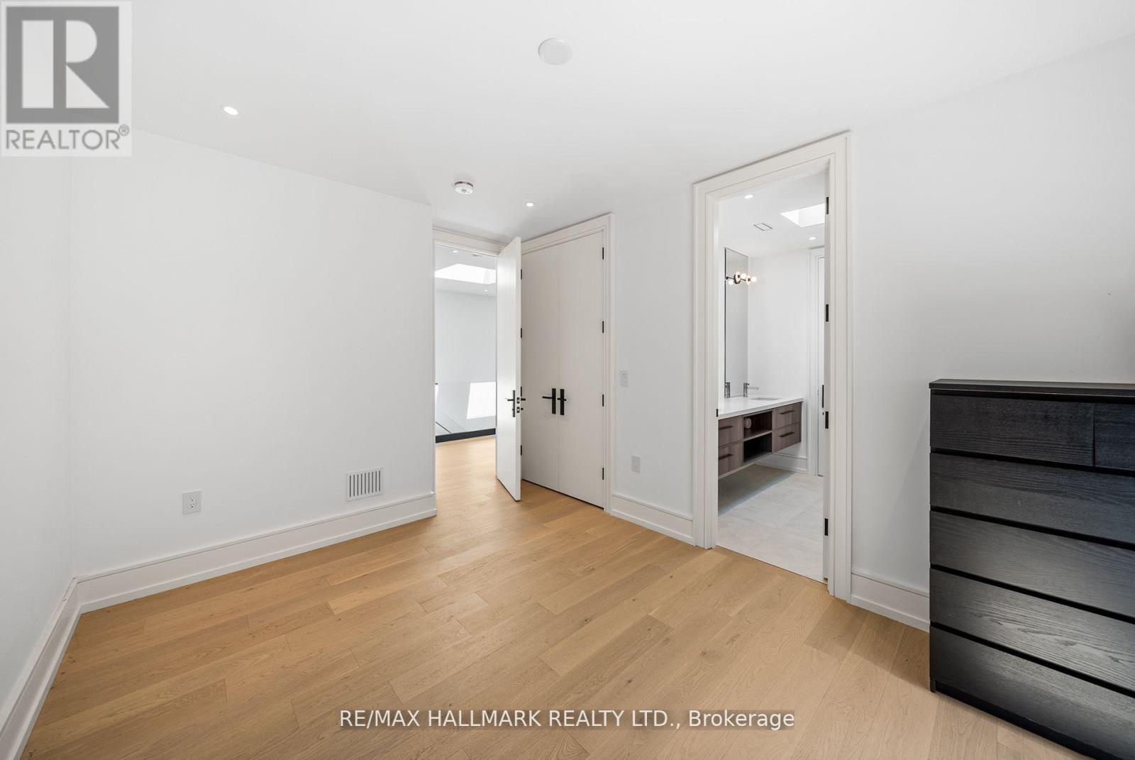 22 Divadale Drive, Toronto, Ontario  M4G 2N9 - Photo 28 - C12513372