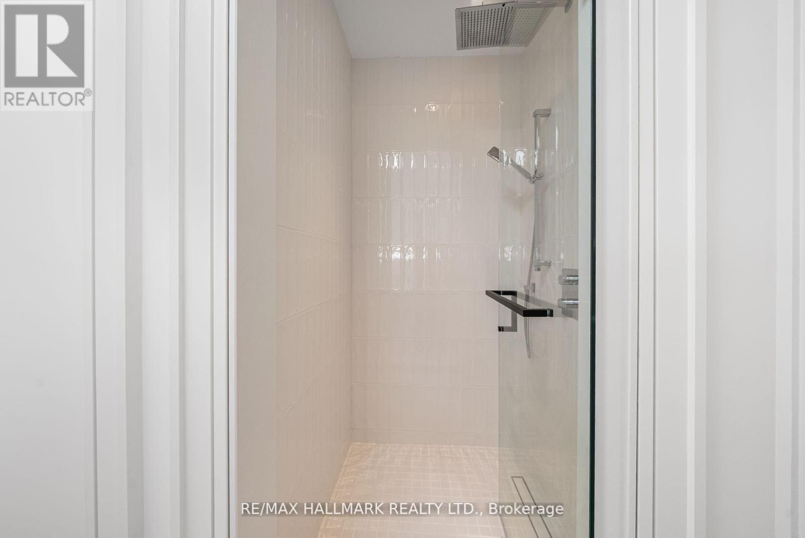 22 Divadale Drive, Toronto, Ontario  M4G 2N9 - Photo 29 - C12513372