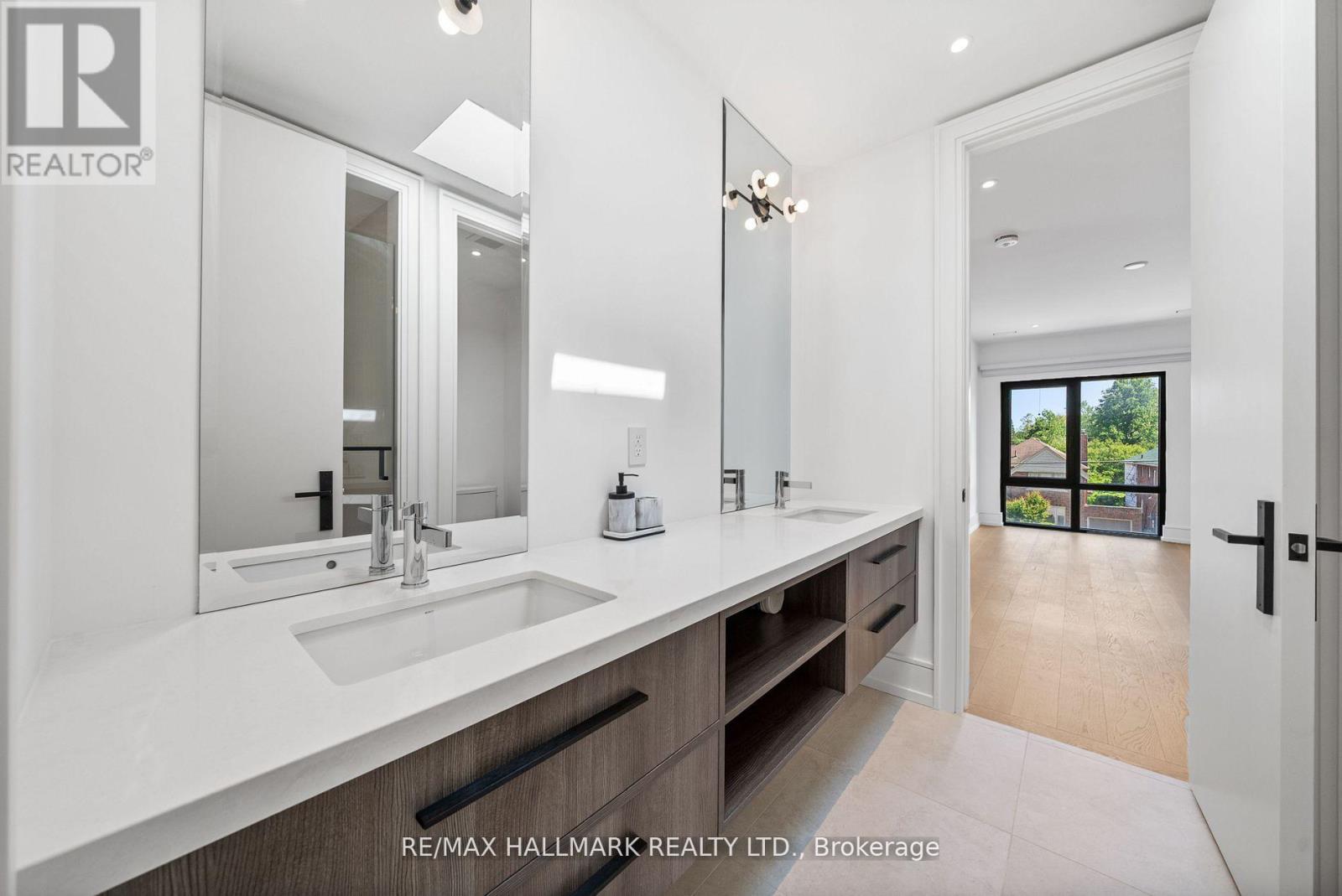 22 Divadale Drive, Toronto, Ontario  M4G 2N9 - Photo 30 - C12513372