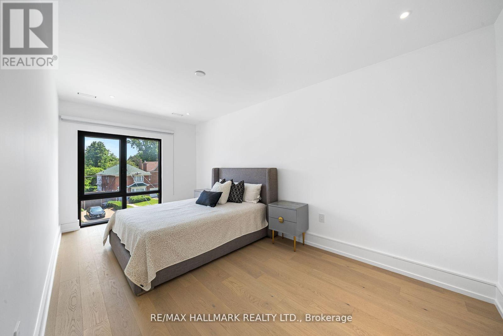 22 Divadale Drive, Toronto, Ontario  M4G 2N9 - Photo 33 - C12513372