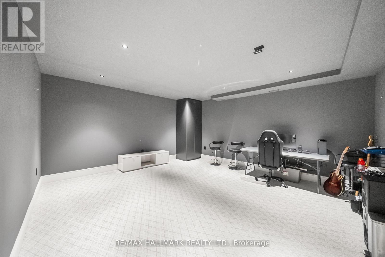 22 Divadale Drive, Toronto, Ontario  M4G 2N9 - Photo 36 - C12513372