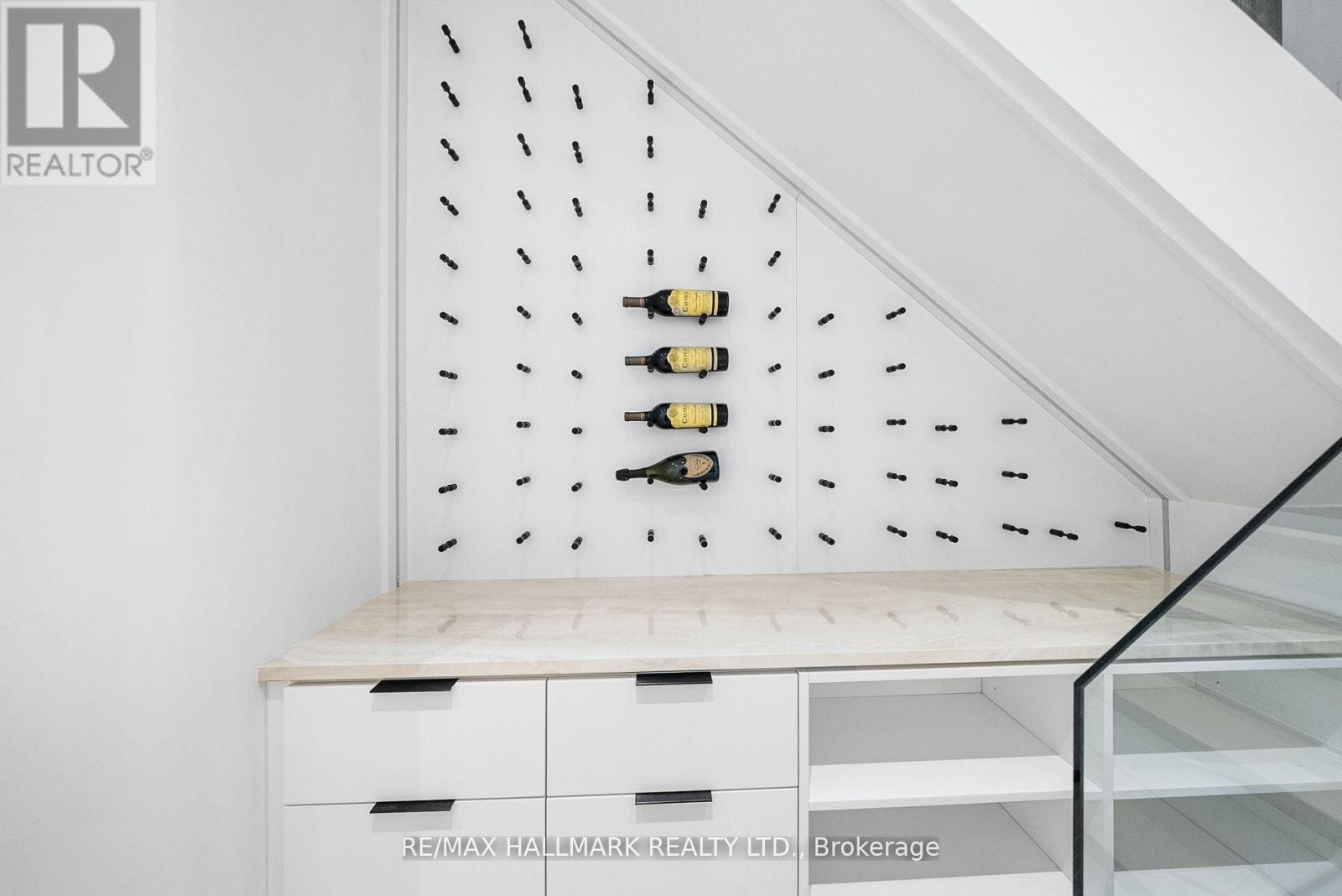 22 Divadale Drive, Toronto, Ontario  M4G 2N9 - Photo 38 - C12513372