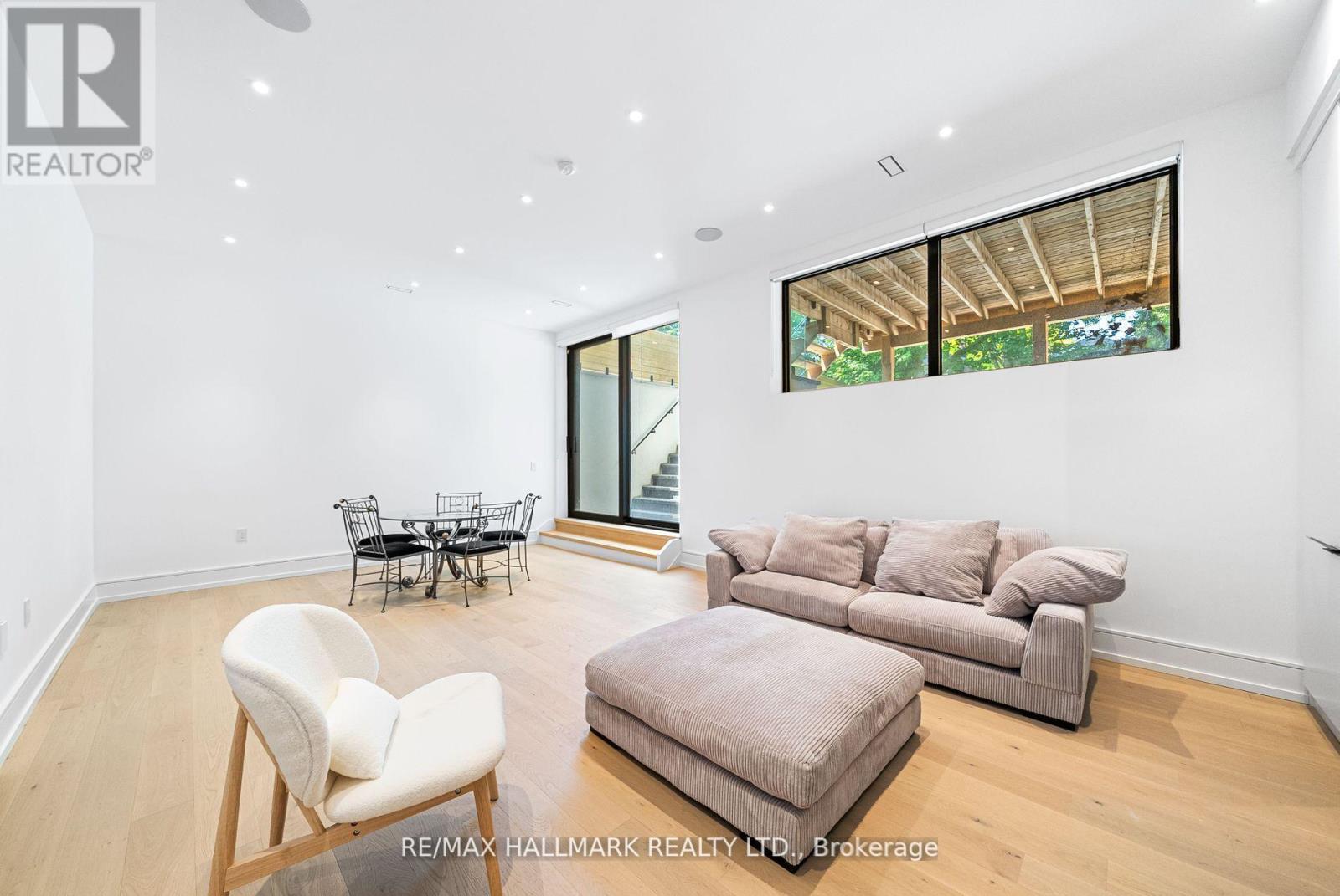 22 Divadale Drive, Toronto, Ontario  M4G 2N9 - Photo 40 - C12513372