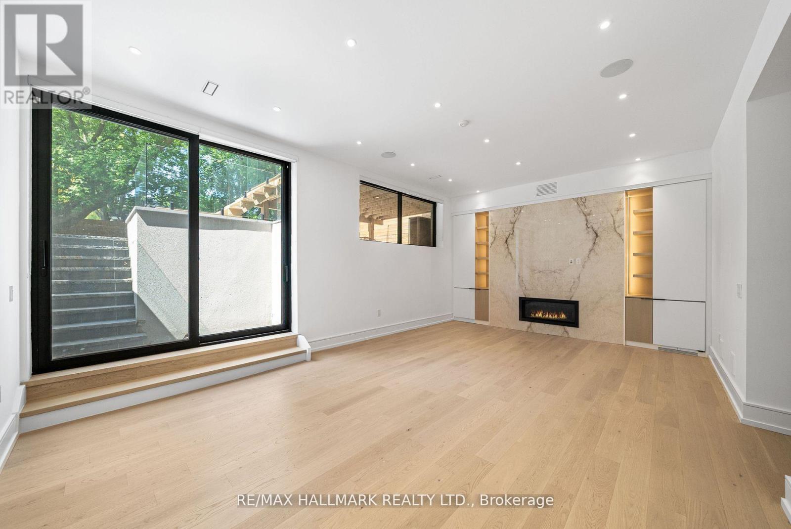 22 Divadale Drive, Toronto, Ontario  M4G 2N9 - Photo 43 - C12513372