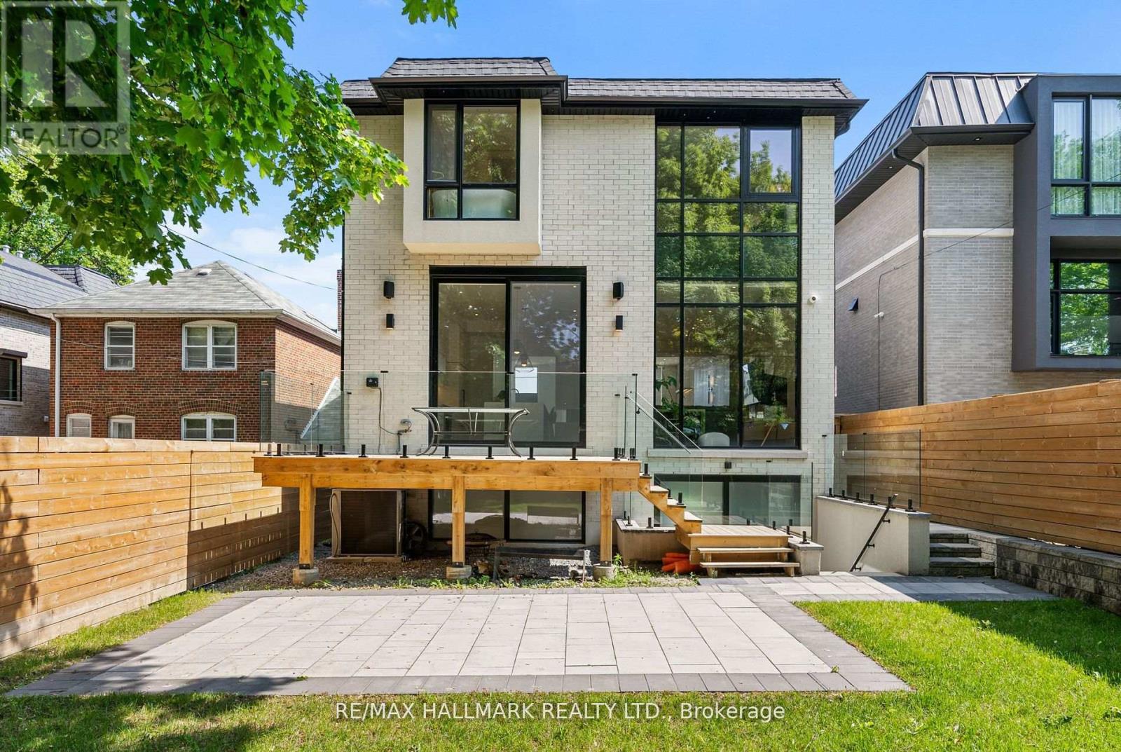 22 Divadale Drive, Toronto, Ontario  M4G 2N9 - Photo 48 - C12513372