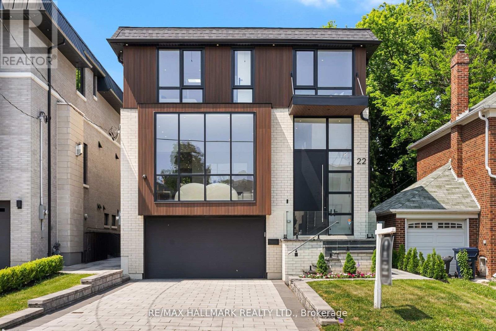 22 Divadale Drive, Toronto, Ontario  M4G 2N9 - Photo 49 - C12513372