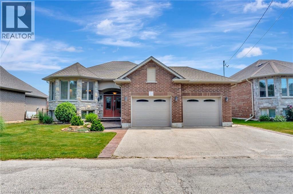 14 ROBINSON Road, Waterford, Ontario