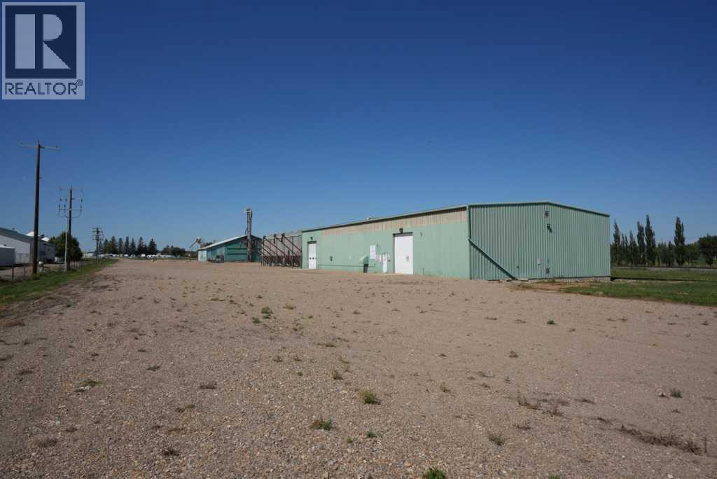 184075 7 Street E, Rural Newell, Alberta  T1R 1B4 - Photo 3 - A2258300