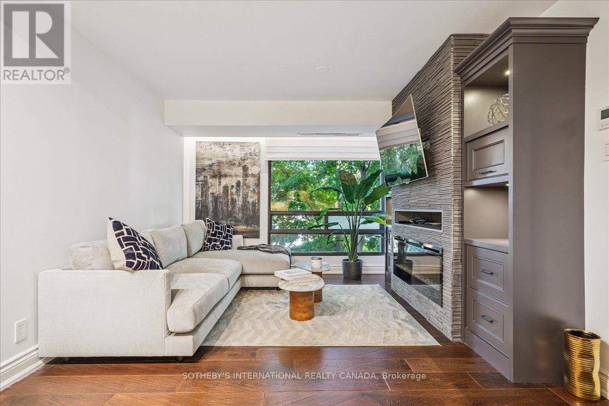 302 - 449 Walmer Road, Toronto, Ontario  M5P 2X9 - Photo 2 - C12313345