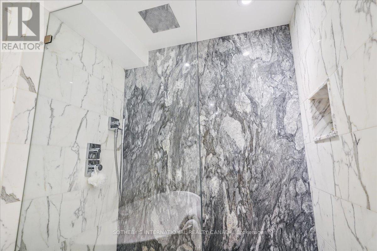 302 - 449 Walmer Road, Toronto, Ontario  M5P 2X9 - Photo 17 - C12313345