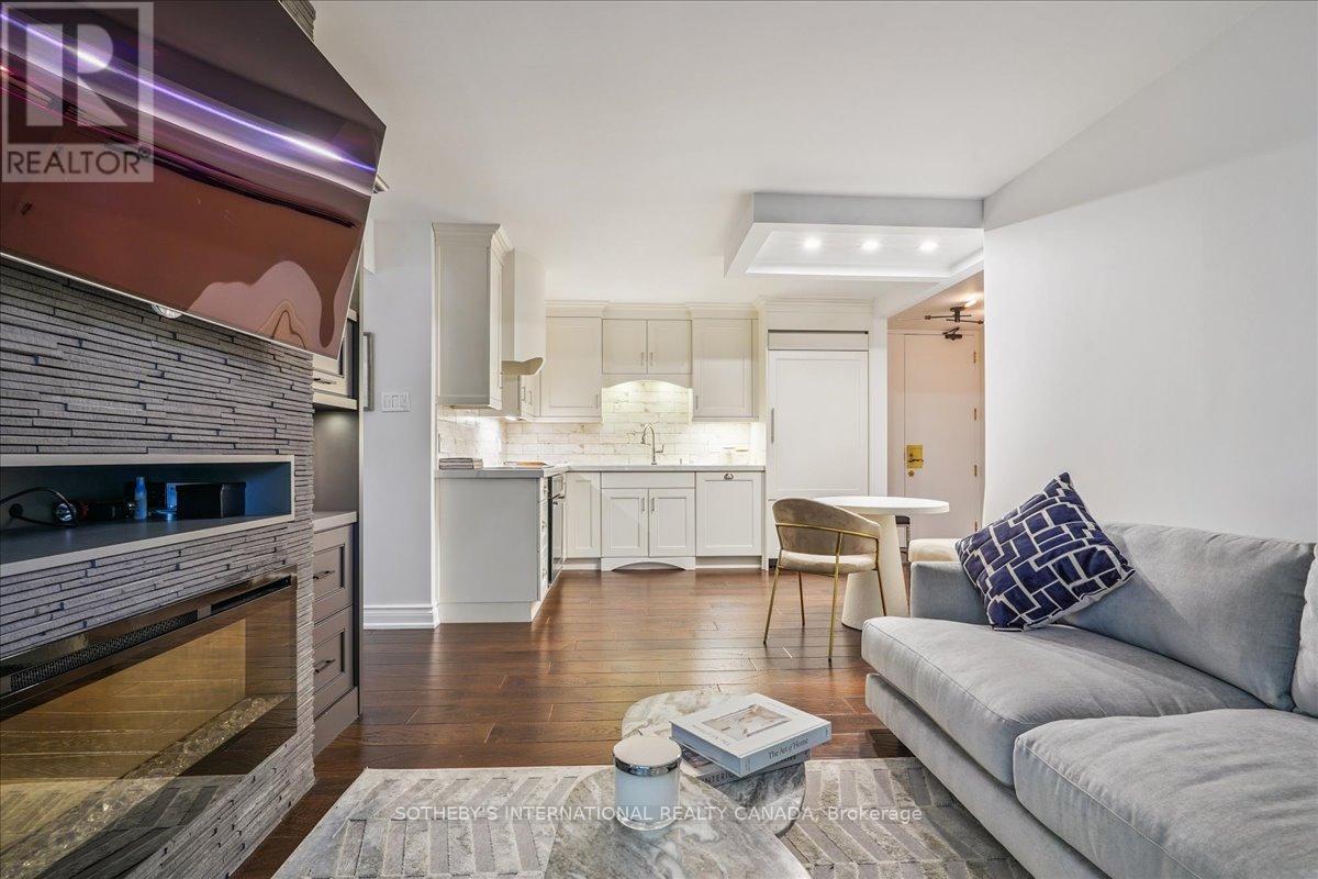 302 - 449 Walmer Road, Toronto, Ontario  M5P 2X9 - Photo 6 - C12313345