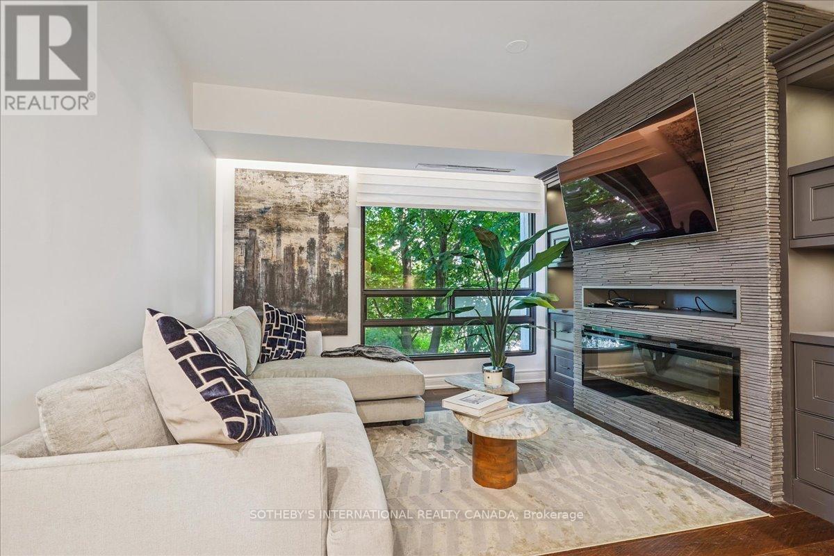 302 - 449 Walmer Road, Toronto, Ontario  M5P 2X9 - Photo 3 - C12313345