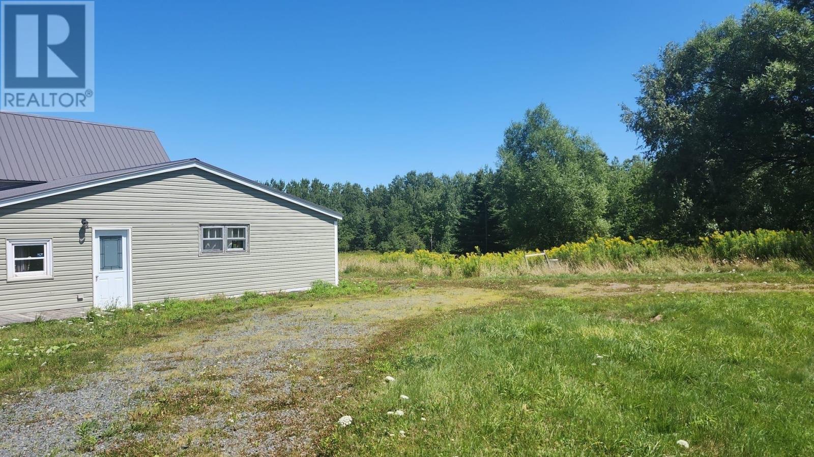 1633 Mackay Street, Westville, Nova Scotia  B0K 2A0 - Photo 3 - 202527245