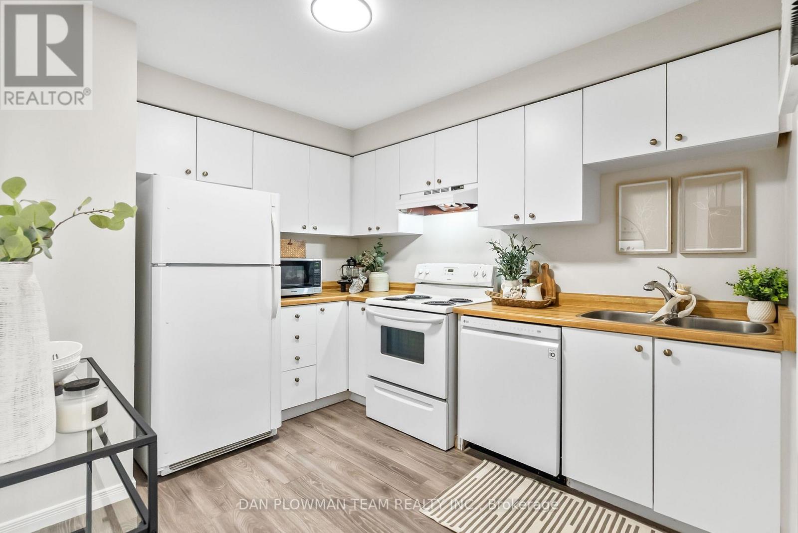 33 Delaney Drive, Ajax, Ontario  L1T 2K4 - Photo 10 - E12513230