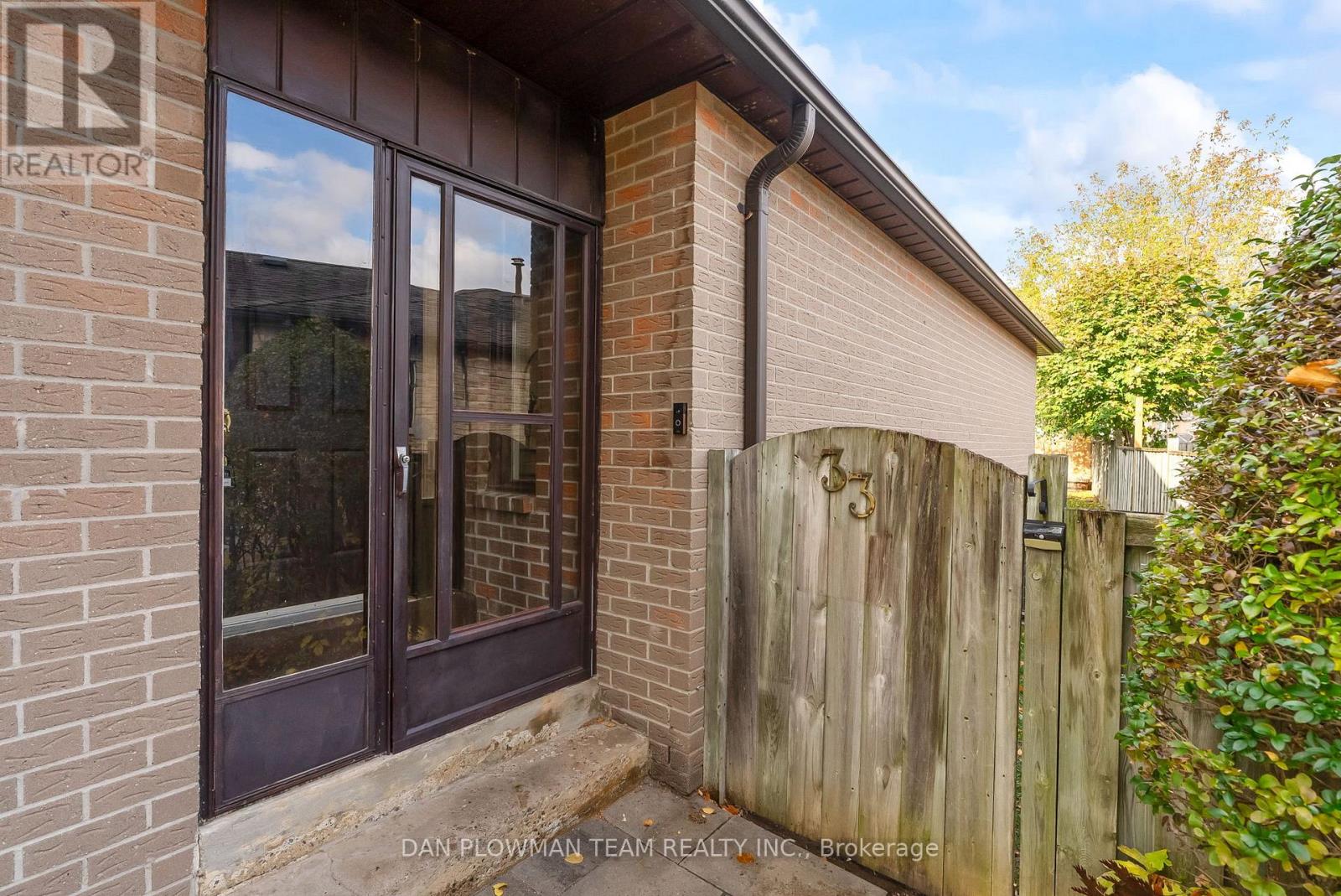 33 Delaney Drive, Ajax, Ontario  L1T 2K4 - Photo 5 - E12513230