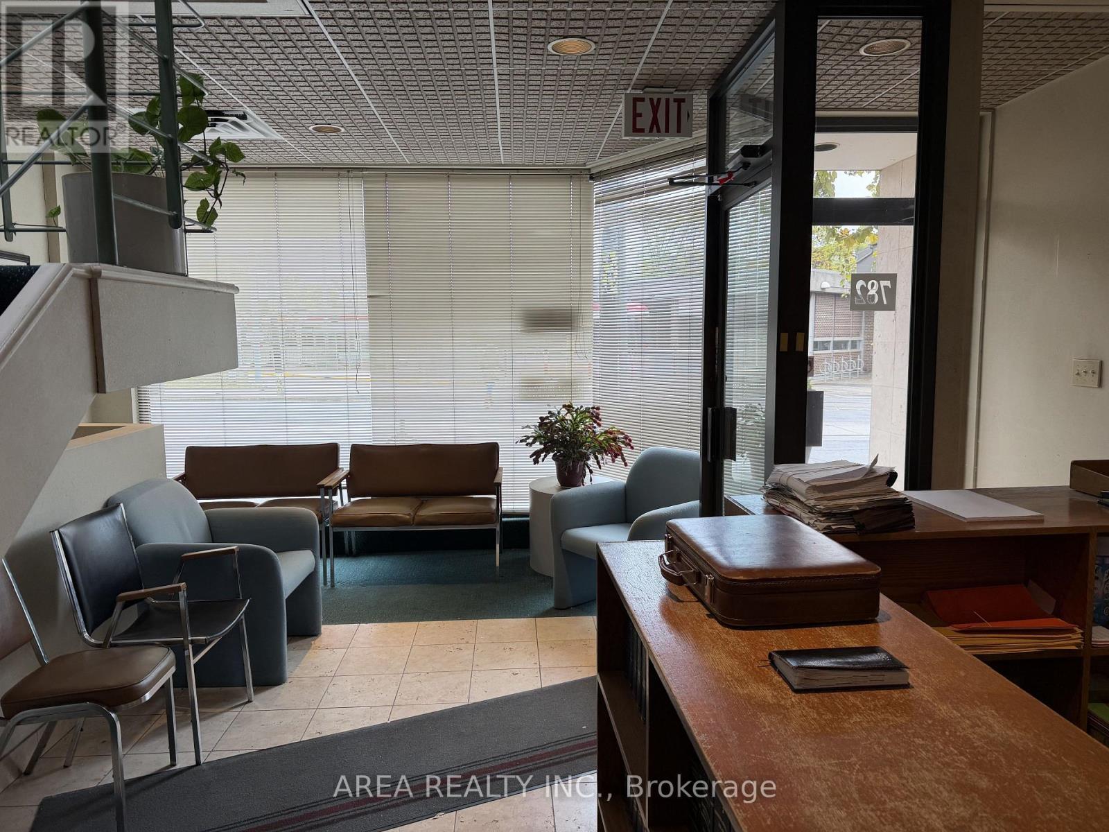 Main Fl - 782 Broadview Avenue W, Toronto, Ontario M4K 2P7 - Photo 3 - E12513234