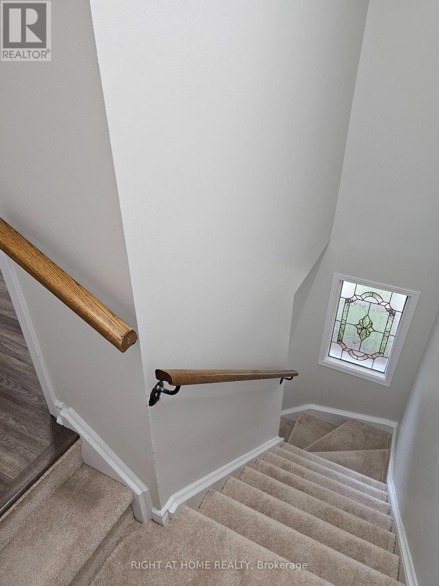 19 Greenfield Crescent, Whitby, Ontario L1N 7G2 - Photo 10 - E12513322