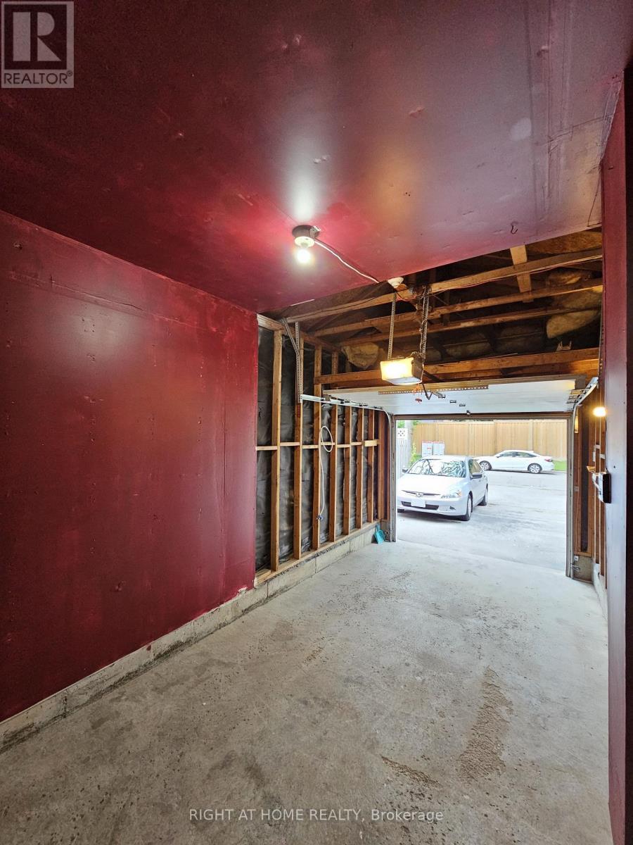 19 Greenfield Crescent, Whitby, Ontario L1N 7G2 - Photo 32 - E12513322