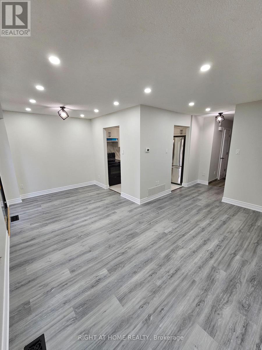 19 Greenfield Crescent, Whitby, Ontario L1N 7G2 - Photo 6 - E12513322