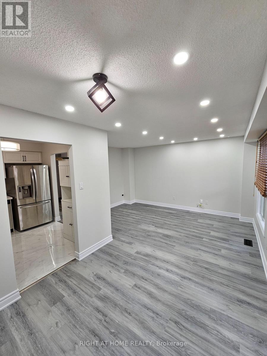 19 Greenfield Crescent, Whitby, Ontario L1N 7G2 - Photo 7 - E12513322