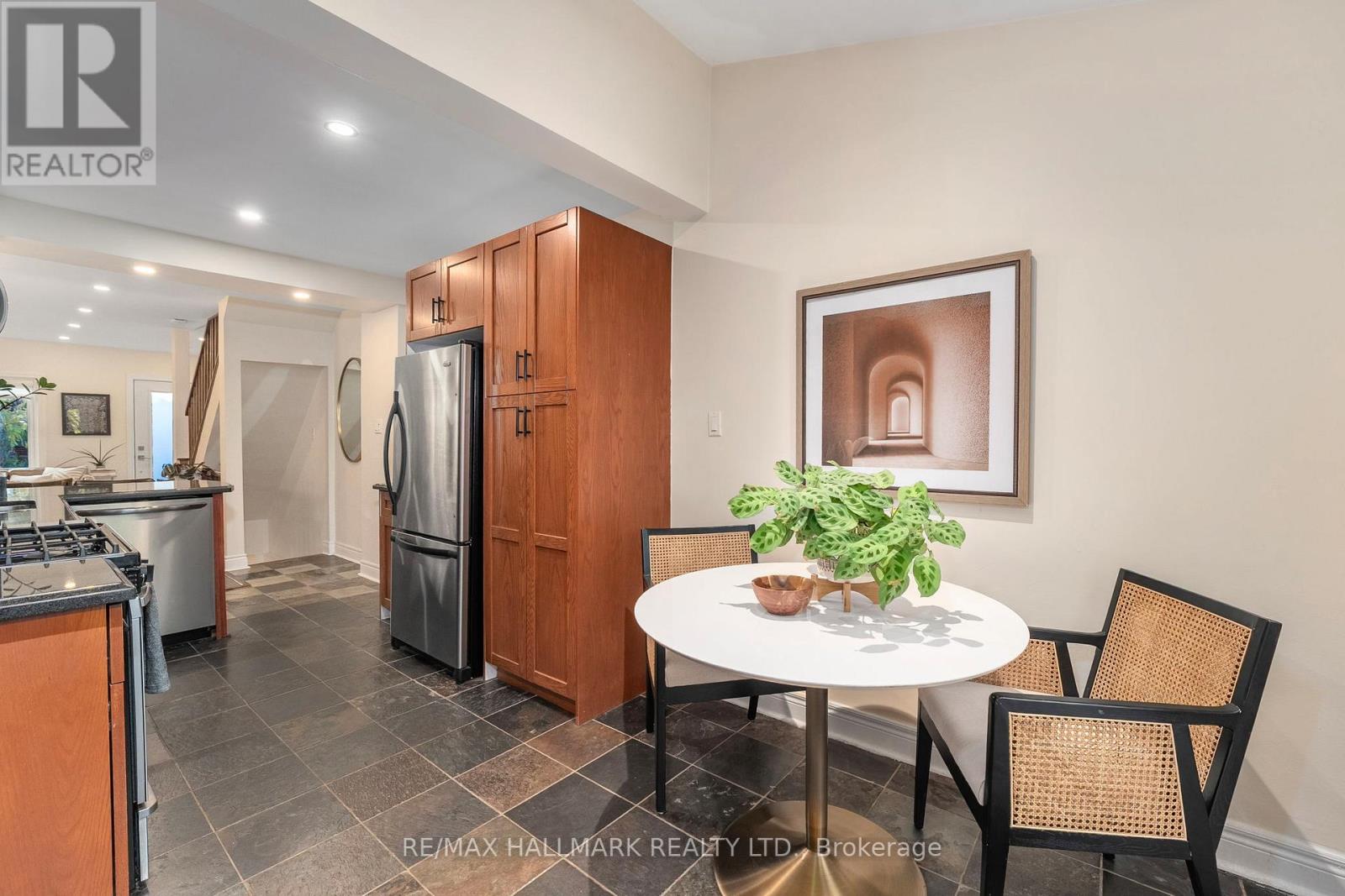 89 Knox Avenue, Toronto, Ontario  M4L 2P1 - Photo 13 - E12513354