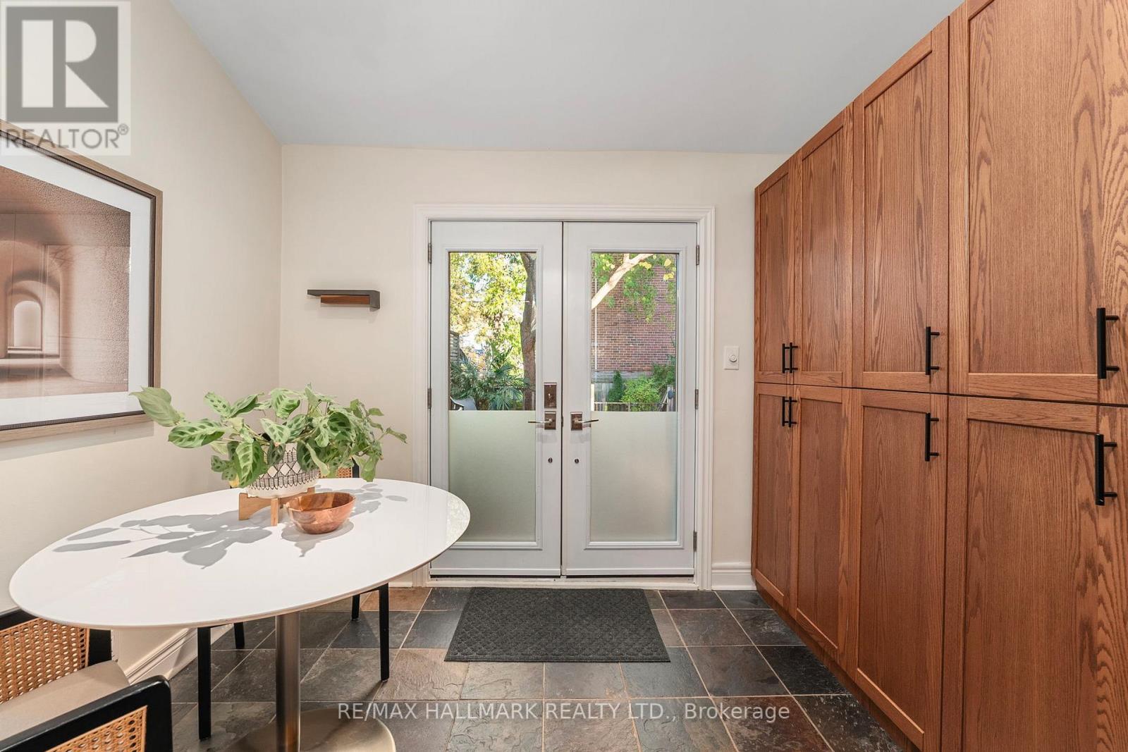 89 Knox Avenue, Toronto, Ontario  M4L 2P1 - Photo 15 - E12513354