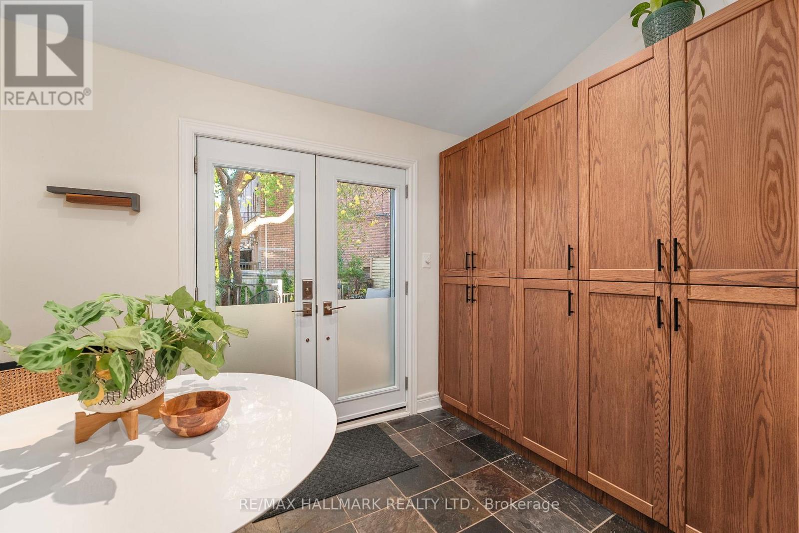 89 Knox Avenue, Toronto, Ontario  M4L 2P1 - Photo 16 - E12513354