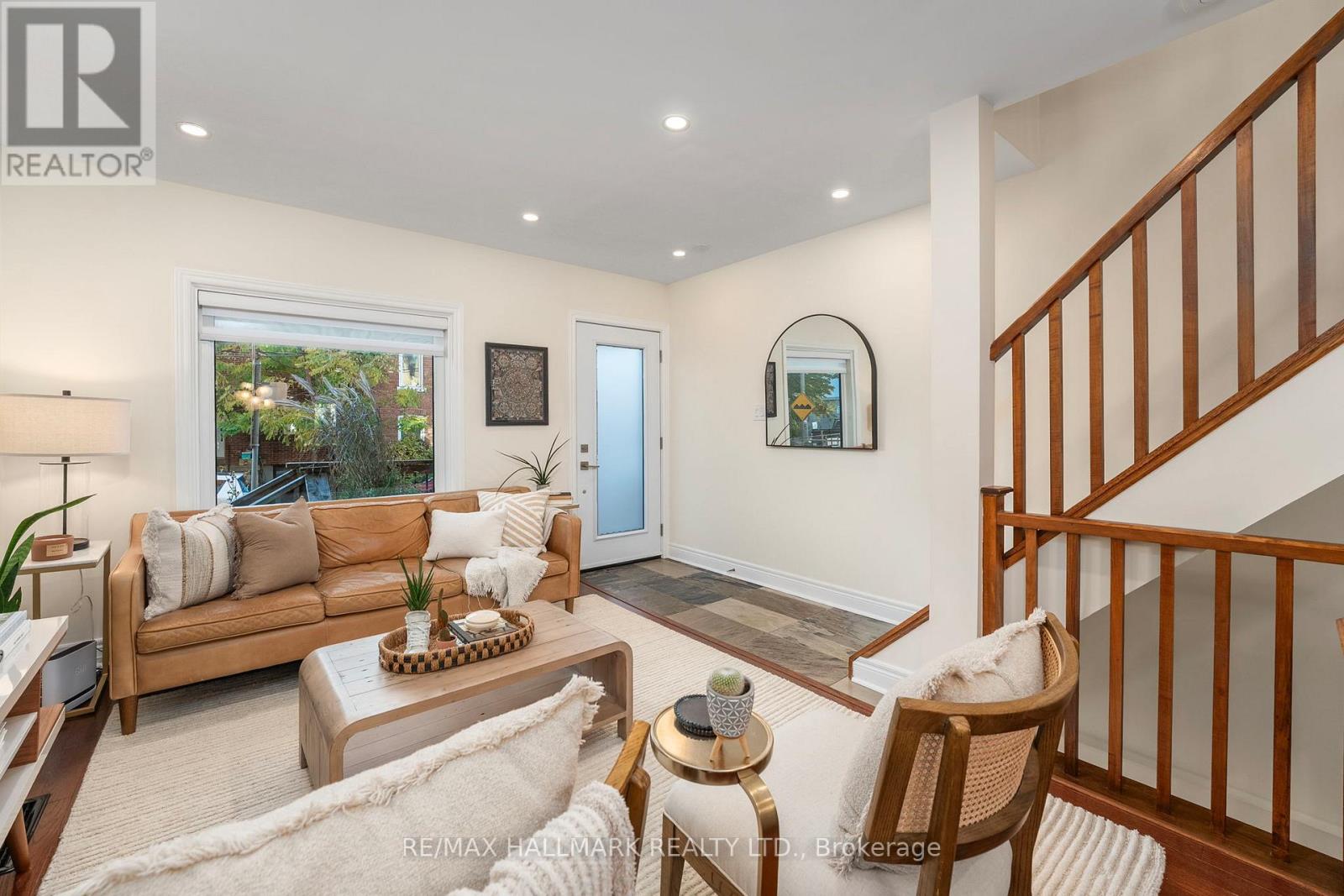 89 Knox Avenue, Toronto, Ontario  M4L 2P1 - Photo 17 - E12513354