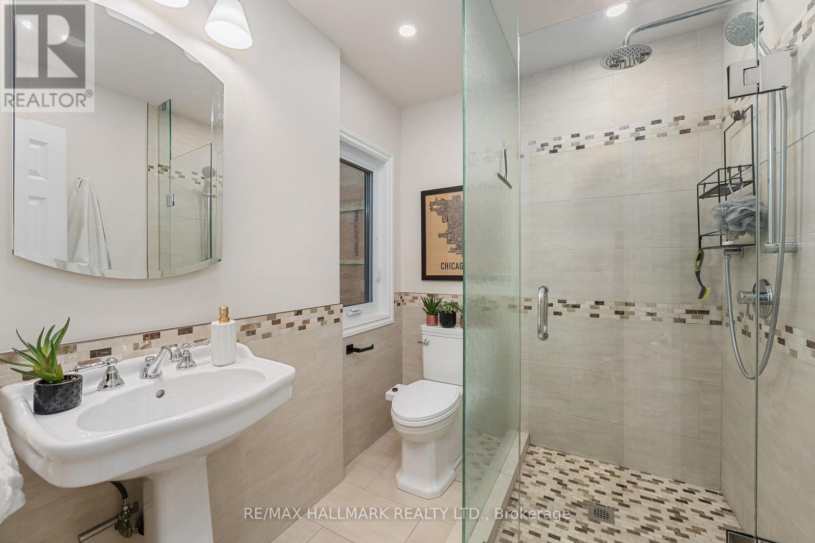 89 Knox Avenue, Toronto, Ontario  M4L 2P1 - Photo 22 - E12513354