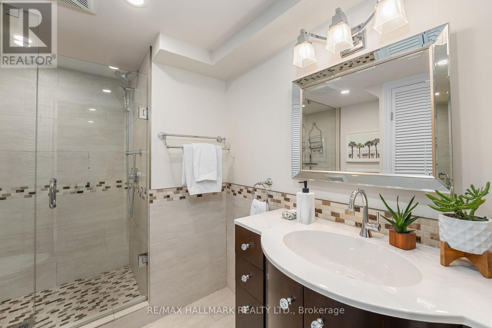 89 Knox Avenue, Toronto, Ontario  M4L 2P1 - Photo 27 - E12513354