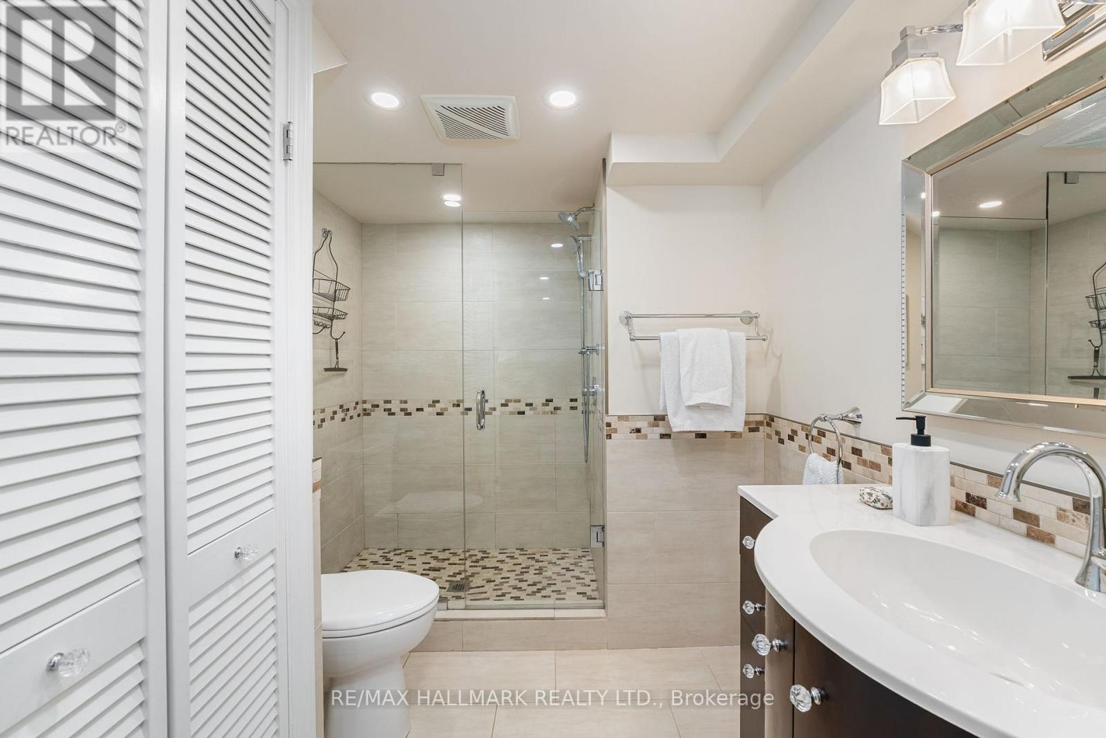 89 Knox Avenue, Toronto, Ontario  M4L 2P1 - Photo 28 - E12513354