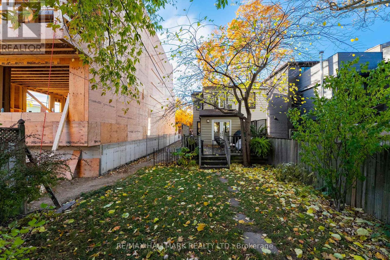 89 Knox Avenue, Toronto, Ontario  M4L 2P1 - Photo 34 - E12513354