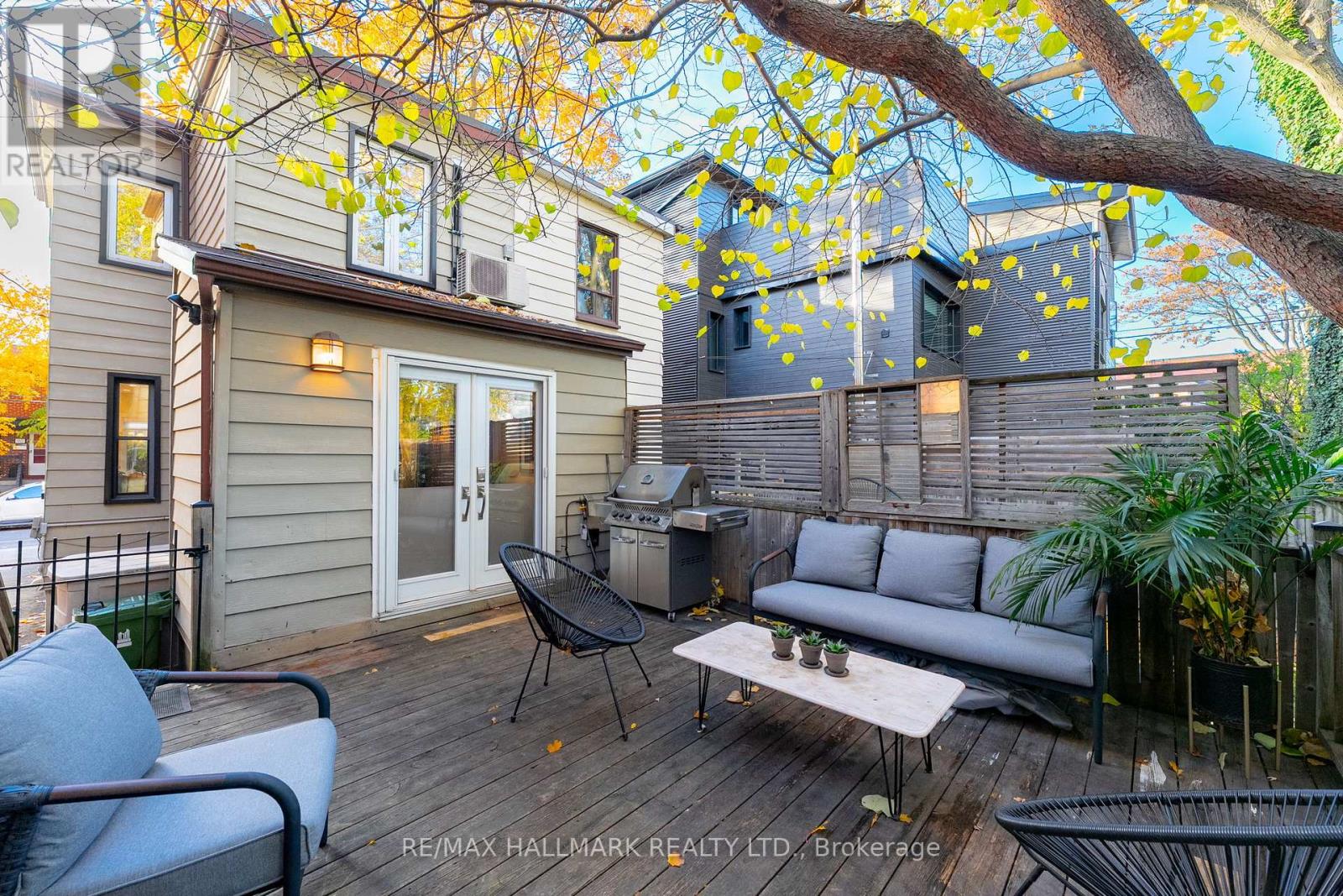 89 Knox Avenue, Toronto, Ontario  M4L 2P1 - Photo 38 - E12513354