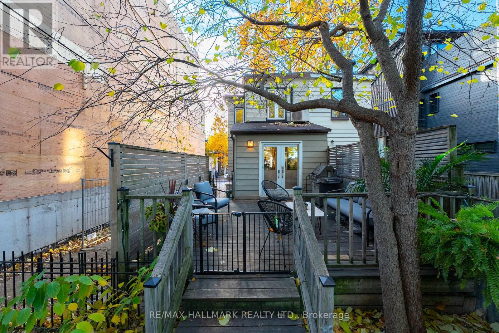 89 Knox Avenue, Toronto, Ontario  M4L 2P1 - Photo 43 - E12513354