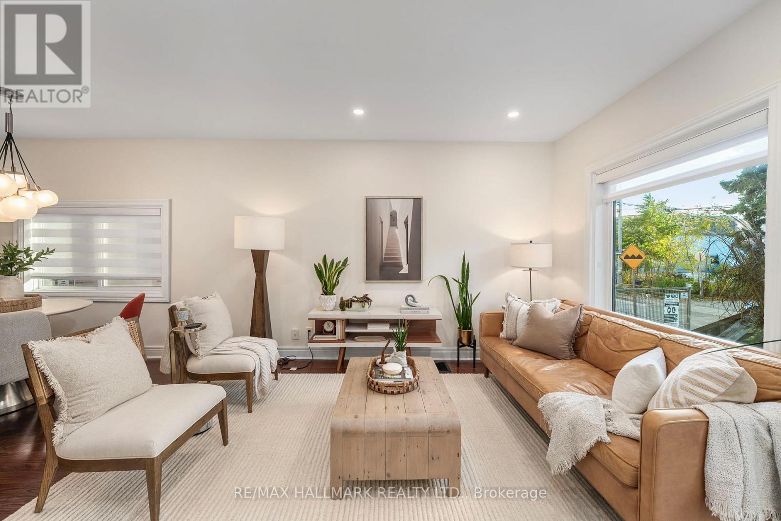 89 Knox Avenue, Toronto, Ontario  M4L 2P1 - Photo 6 - E12513354