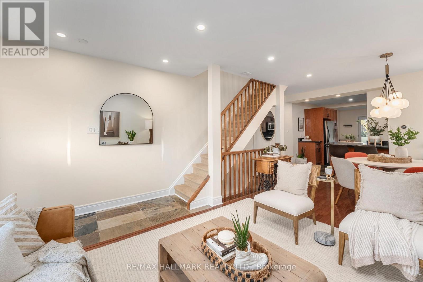 89 Knox Avenue, Toronto, Ontario  M4L 2P1 - Photo 7 - E12513354