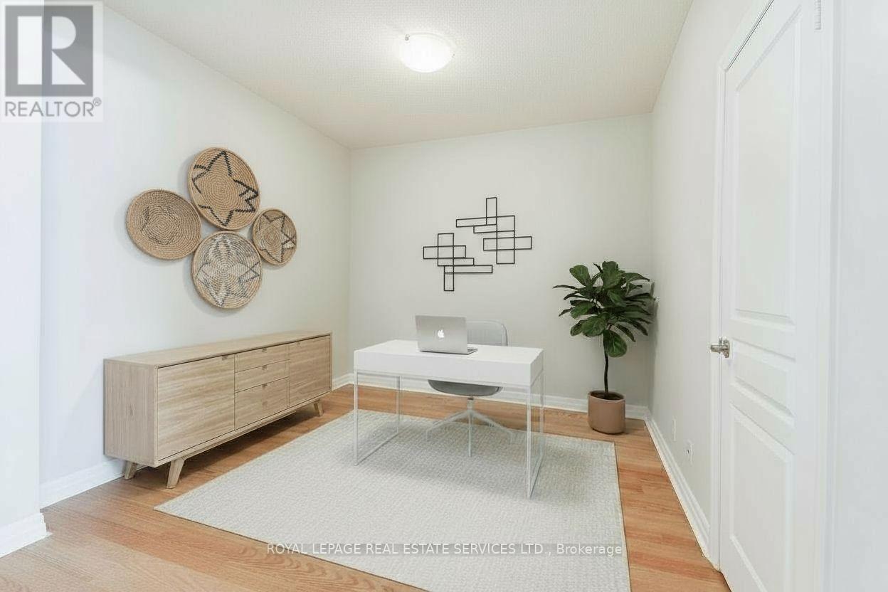 208 - 70 Port Street E, Mississauga, Ontario L5G 4V8 - Photo 6 - W12388704