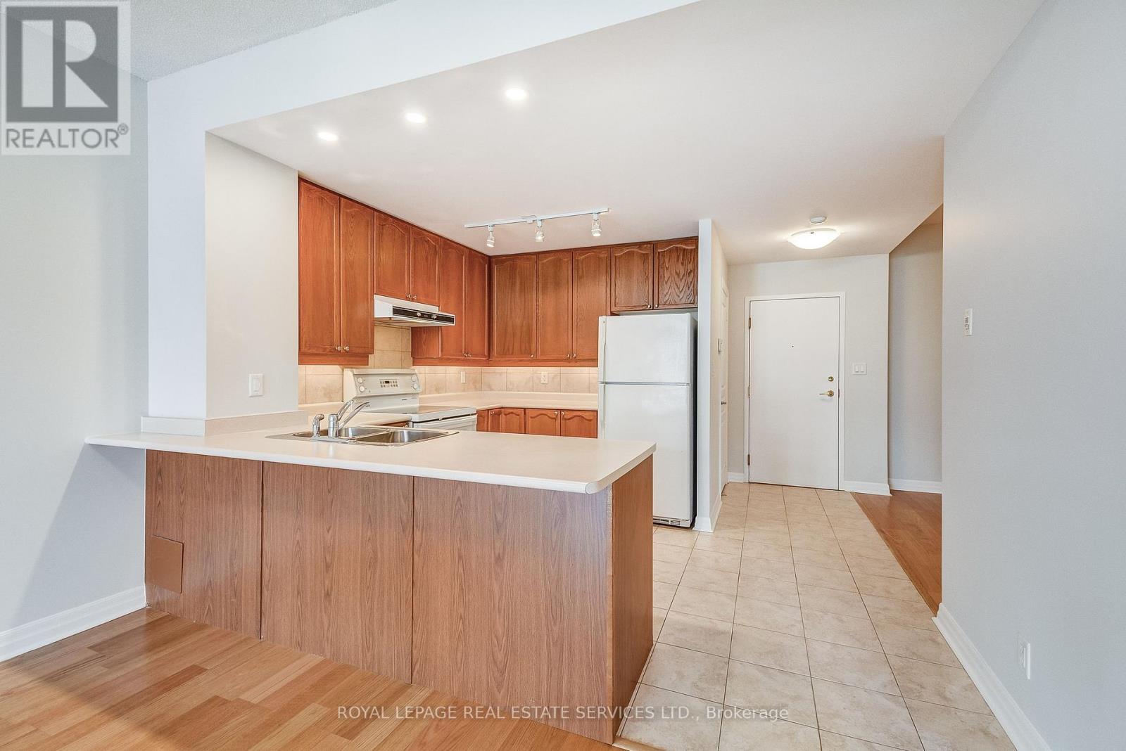 208 - 70 Port Street E, Mississauga, Ontario L5G 4V8 - Photo 15 - W12388704