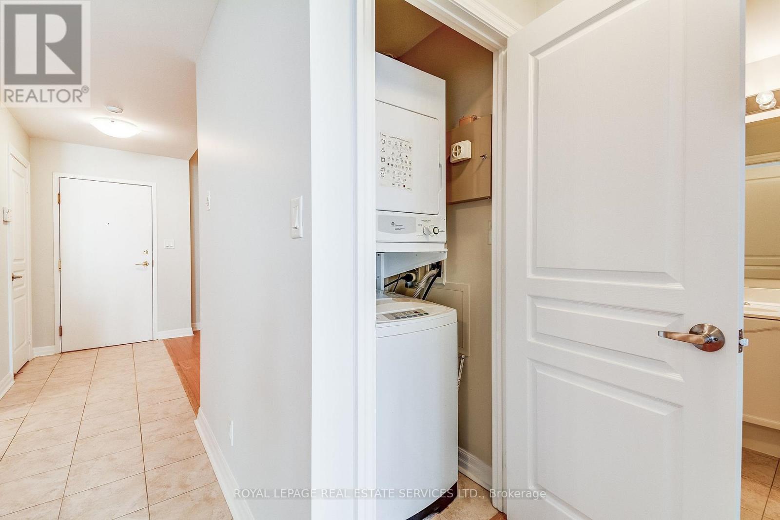 208 - 70 Port Street E, Mississauga, Ontario  L5G 4V8 - Photo 24 - W12388704