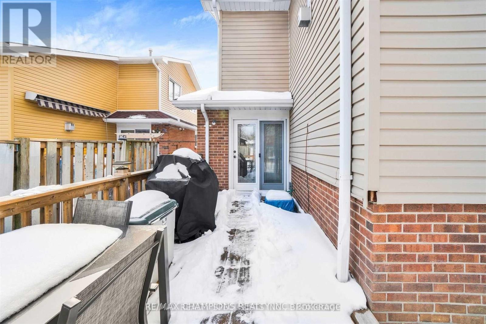 7 Camberley Crescent, Brampton, Ontario  L6V 3L3 - Photo 22 - W12513038