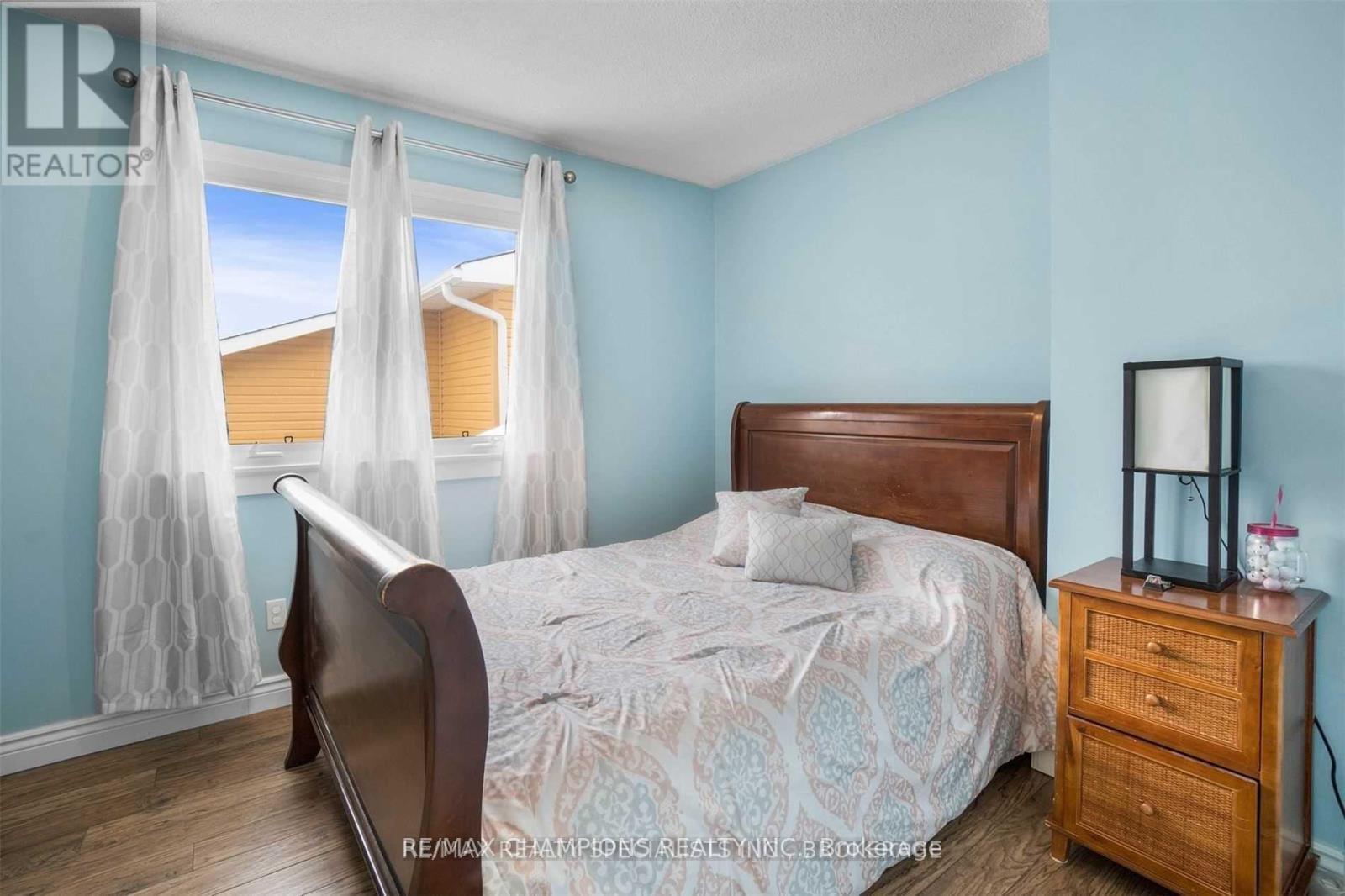 7 Camberley Crescent, Brampton, Ontario  L6V 3L3 - Photo 16 - W12513038