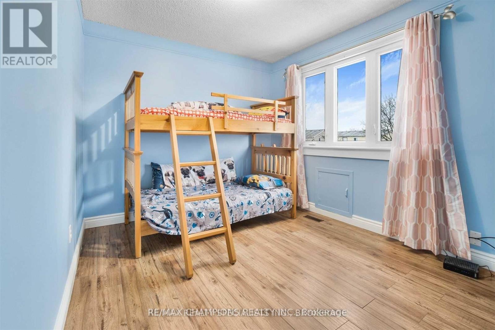 7 Camberley Crescent, Brampton, Ontario  L6V 3L3 - Photo 17 - W12513038