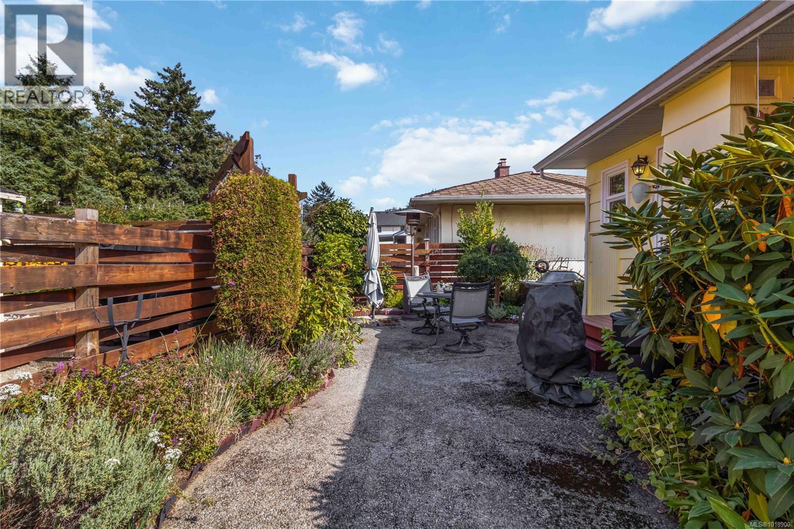 1204 Haultain St, Victoria, British Columbia  V8T 1V7 - Photo 31 - 1018900