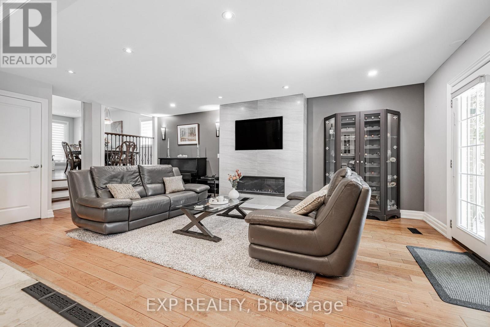 203 Centre Street W, Richmond Hill, Ontario  L4C 3P9 - Photo 10 - N12513164