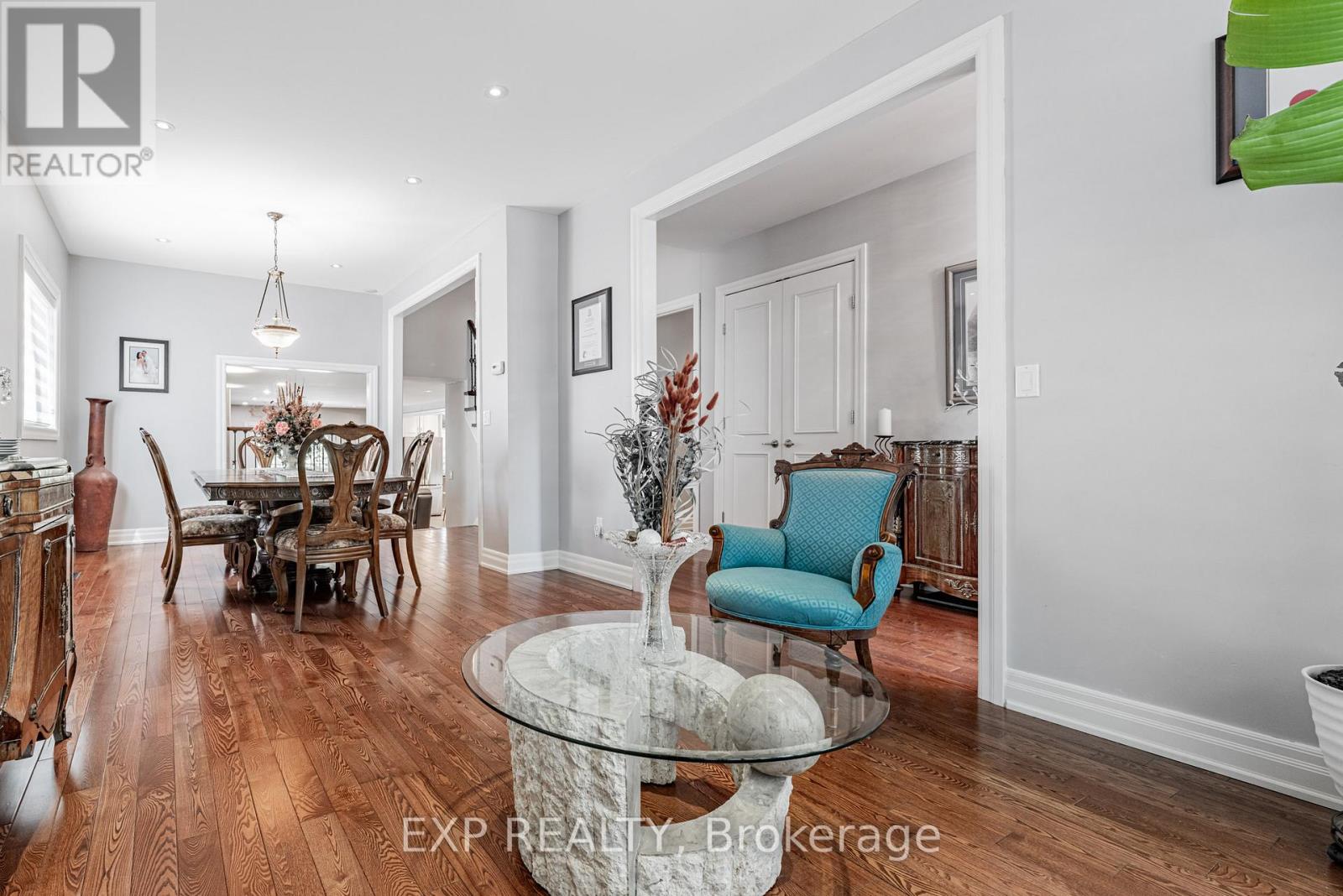 203 Centre Street W, Richmond Hill, Ontario  L4C 3P9 - Photo 4 - N12513164