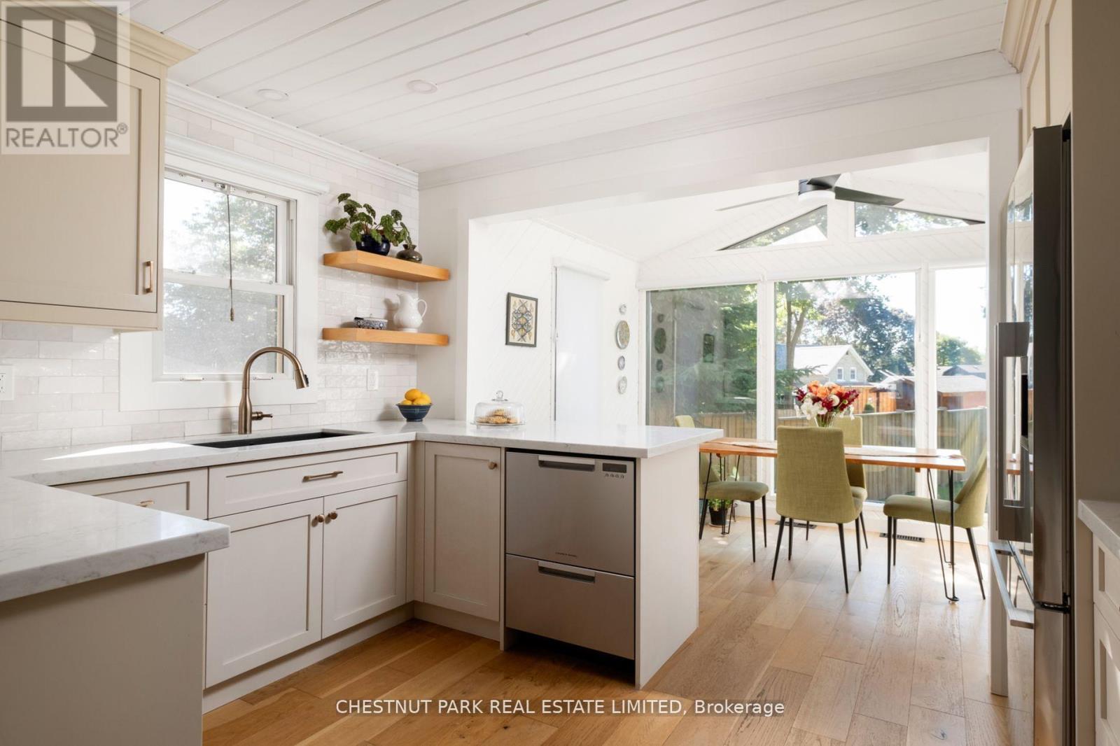 160 Victoria Drive, Uxbridge, Ontario  L9P 1H2 - Photo 4 - N12513166