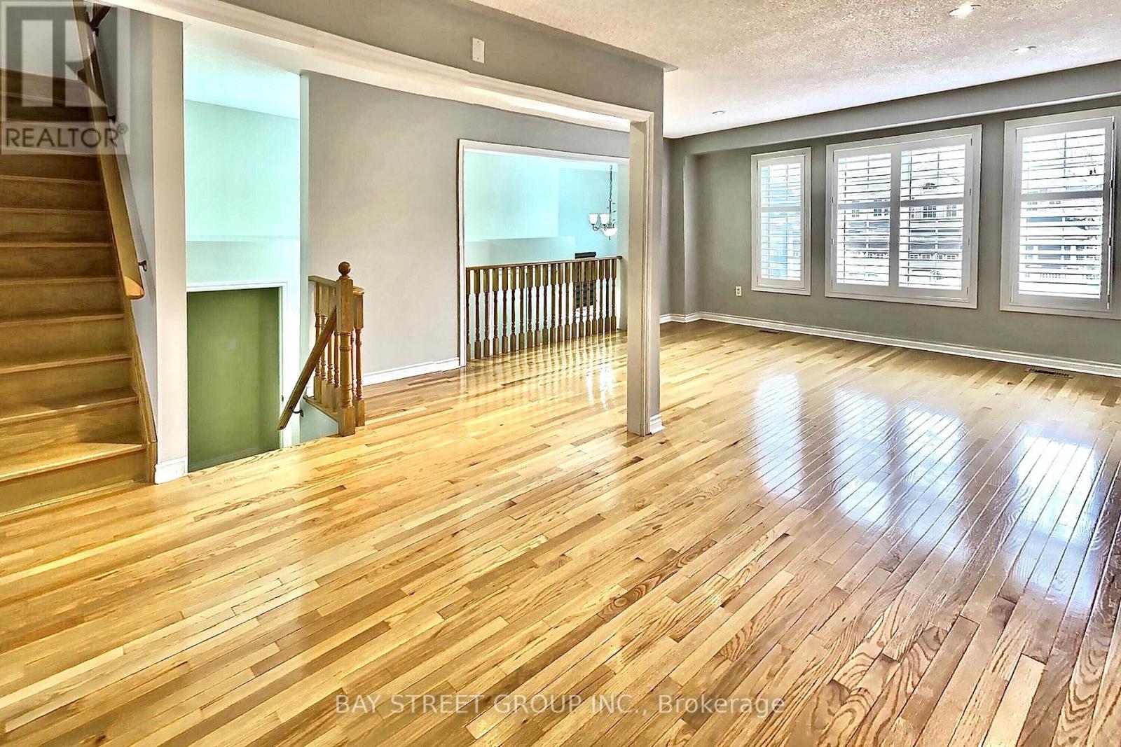 162 Matthew Boyd Crescent, Newmarket, Ontario  L3X 3C6 - Photo 8 - N12513236