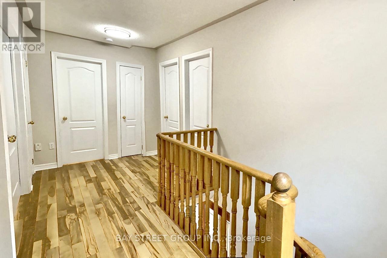 162 Matthew Boyd Crescent, Newmarket, Ontario  L3X 3C6 - Photo 9 - N12513236